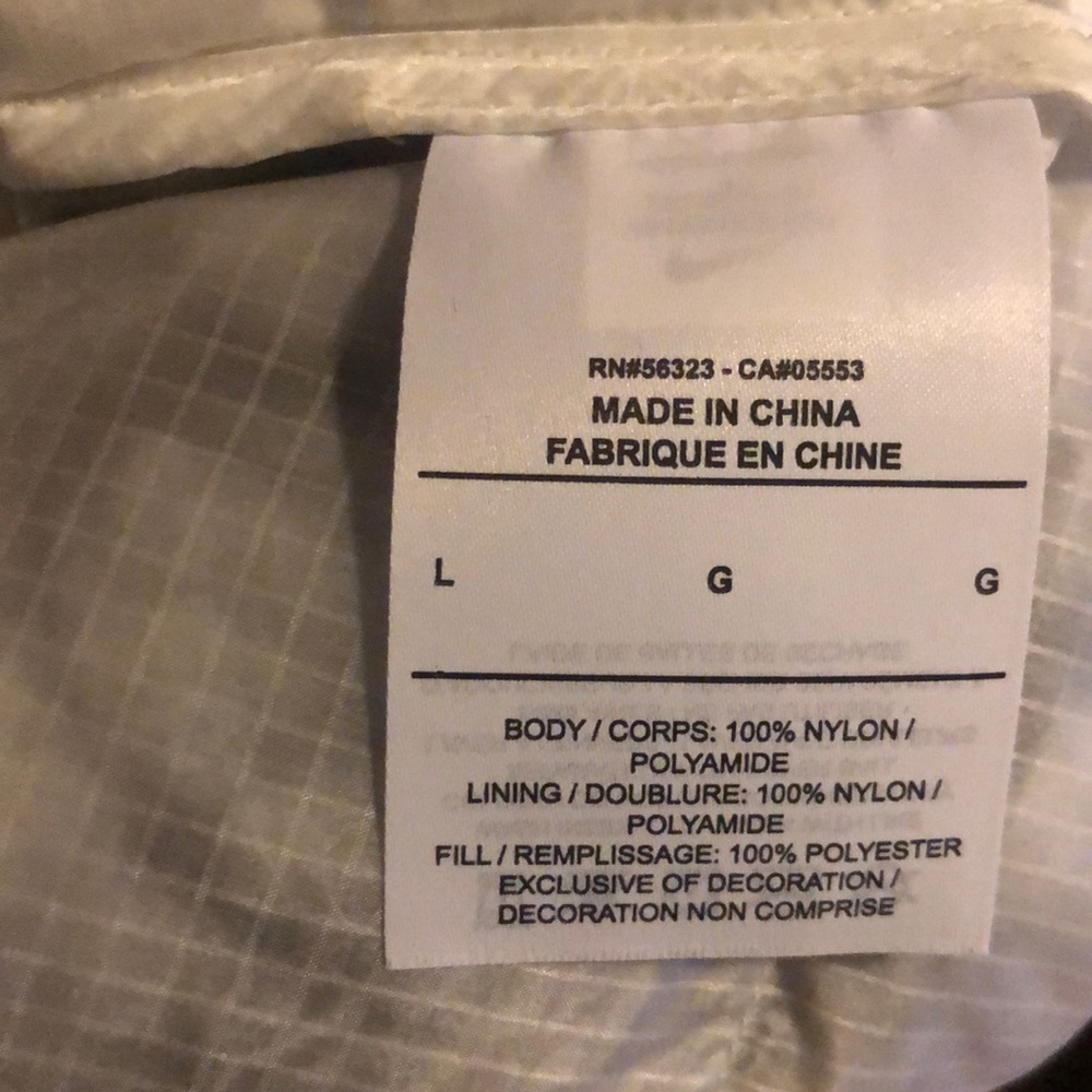 NWT Nike Sportswear Women's Puffer Jacket, L - Picture 8 of 9